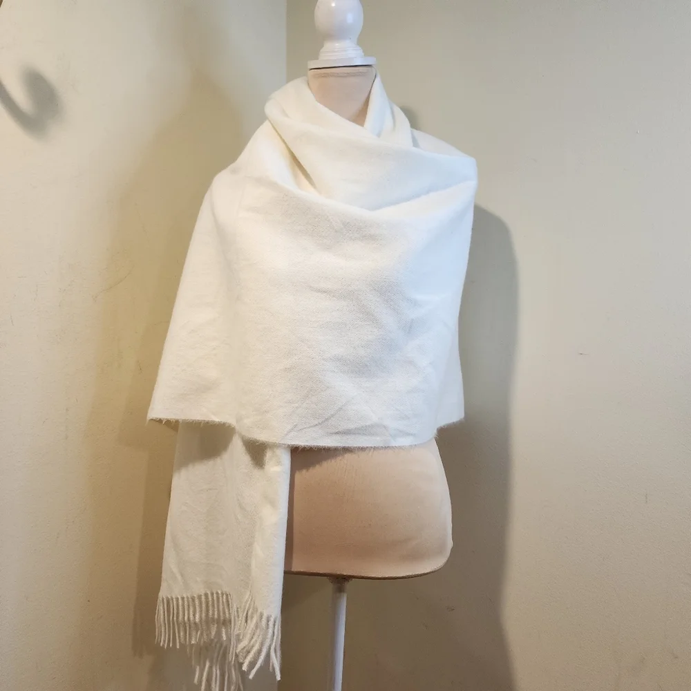 A Sund Cashmere And Wool Blend Classic Cream Fringe Throw Shawl Scarf
